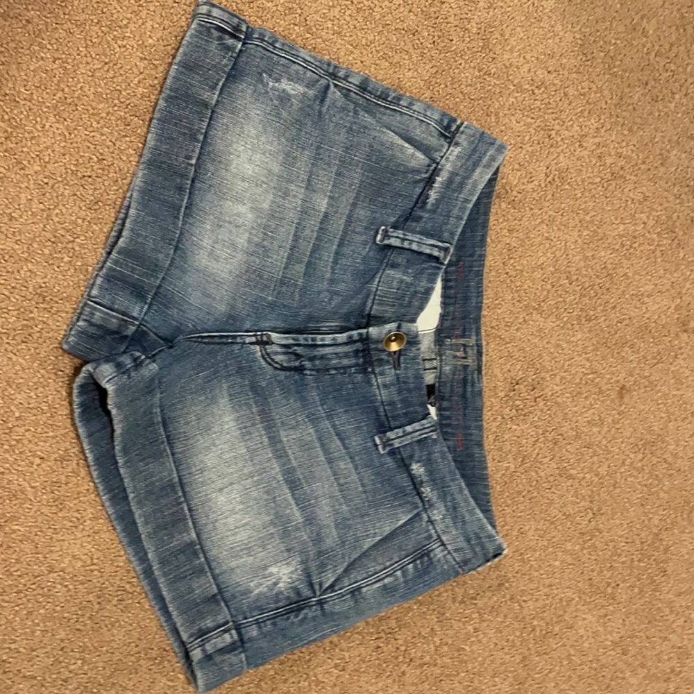 !it jean shorts